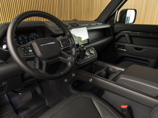 Land Rover Defender 110 P425 V8 X-Dynamic HSE
