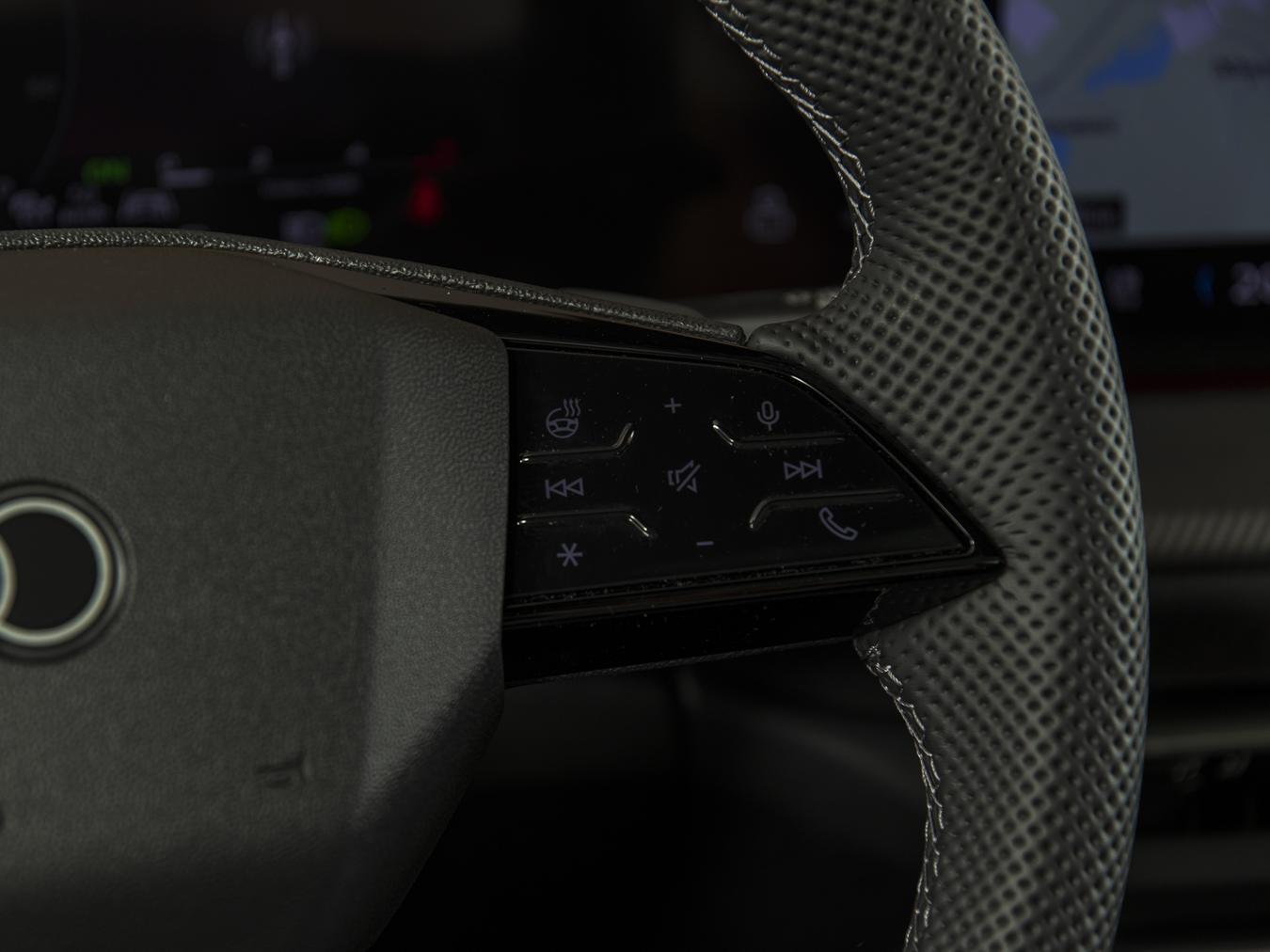 Audi Q5 SUV TDI Quattro S-Line S-tronic 204HP