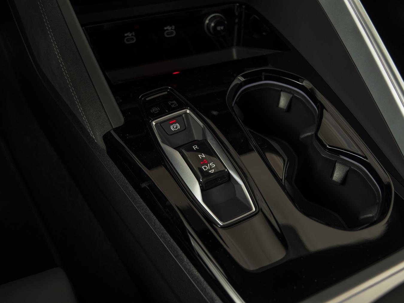 Audi Q5 SUV TDI Quattro S-Line S-tronic 204HP