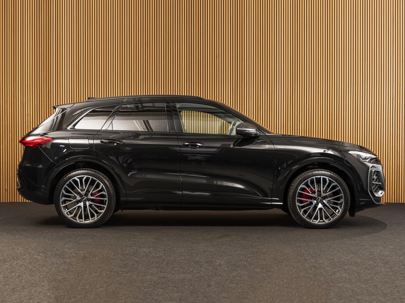 Audi Q5 SUV TDI Quattro S-Line S-tronic 204HP