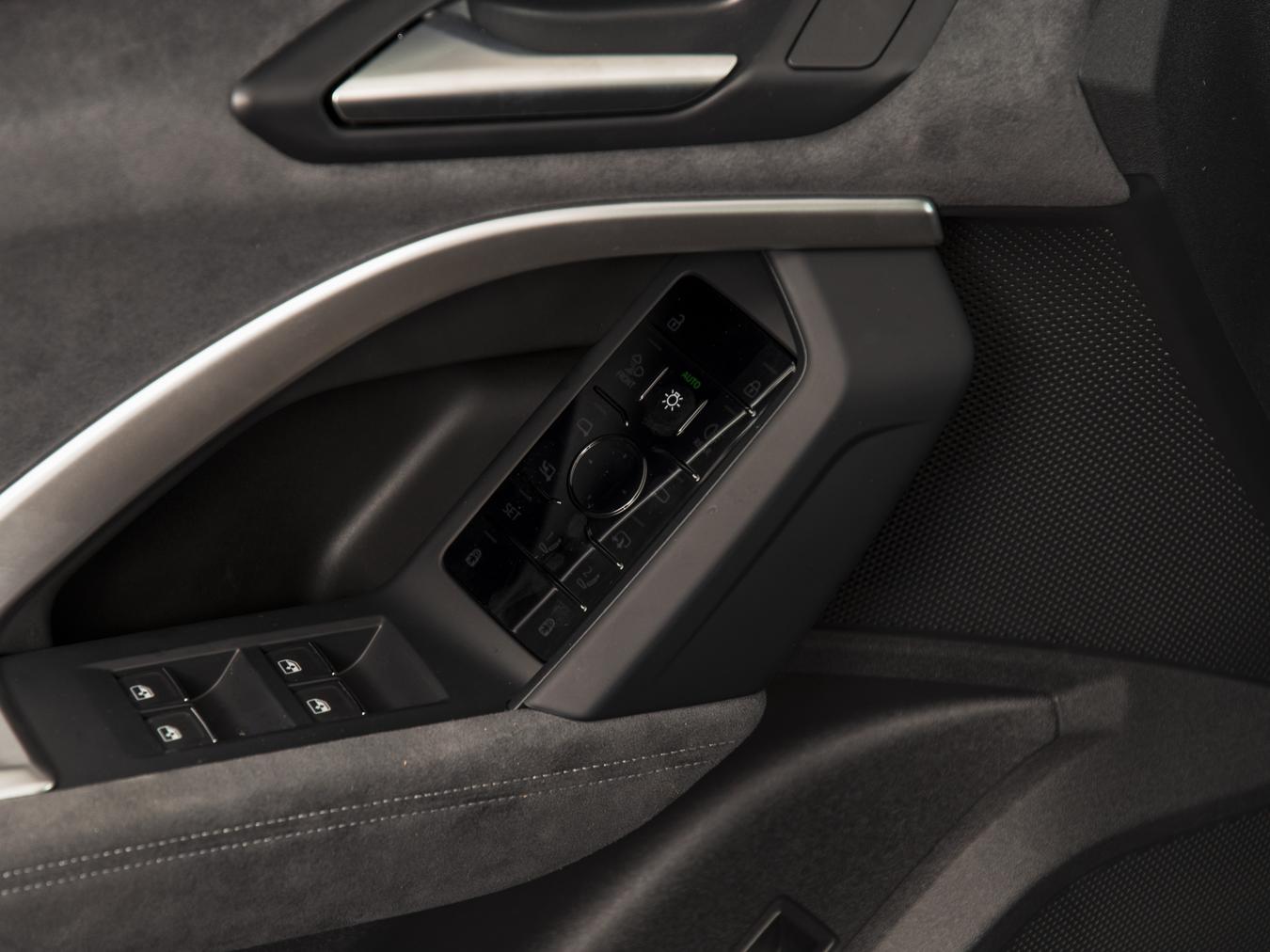 Audi Q5 SUV TDI Quattro S-Line S-tronic 204HP