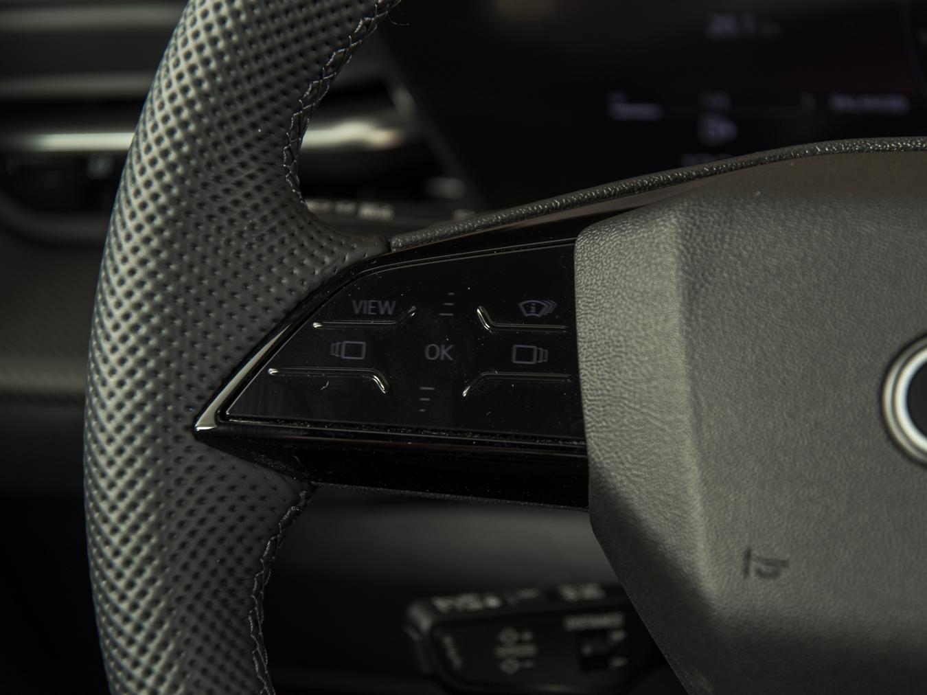 Audi Q5 SUV TDI Quattro S-Line S-tronic 204HP