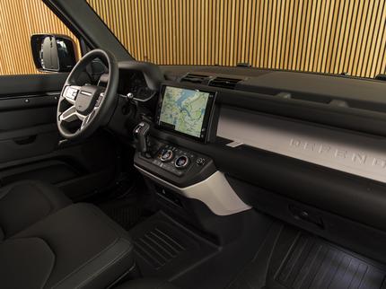 Land Rover Defender 110 Hard Top D250 S