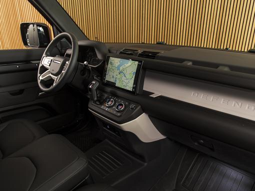 Land Rover Defender 110 Hard Top D250 S