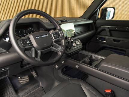 Land Rover Defender 110 X-Dynamic HSE P300e
