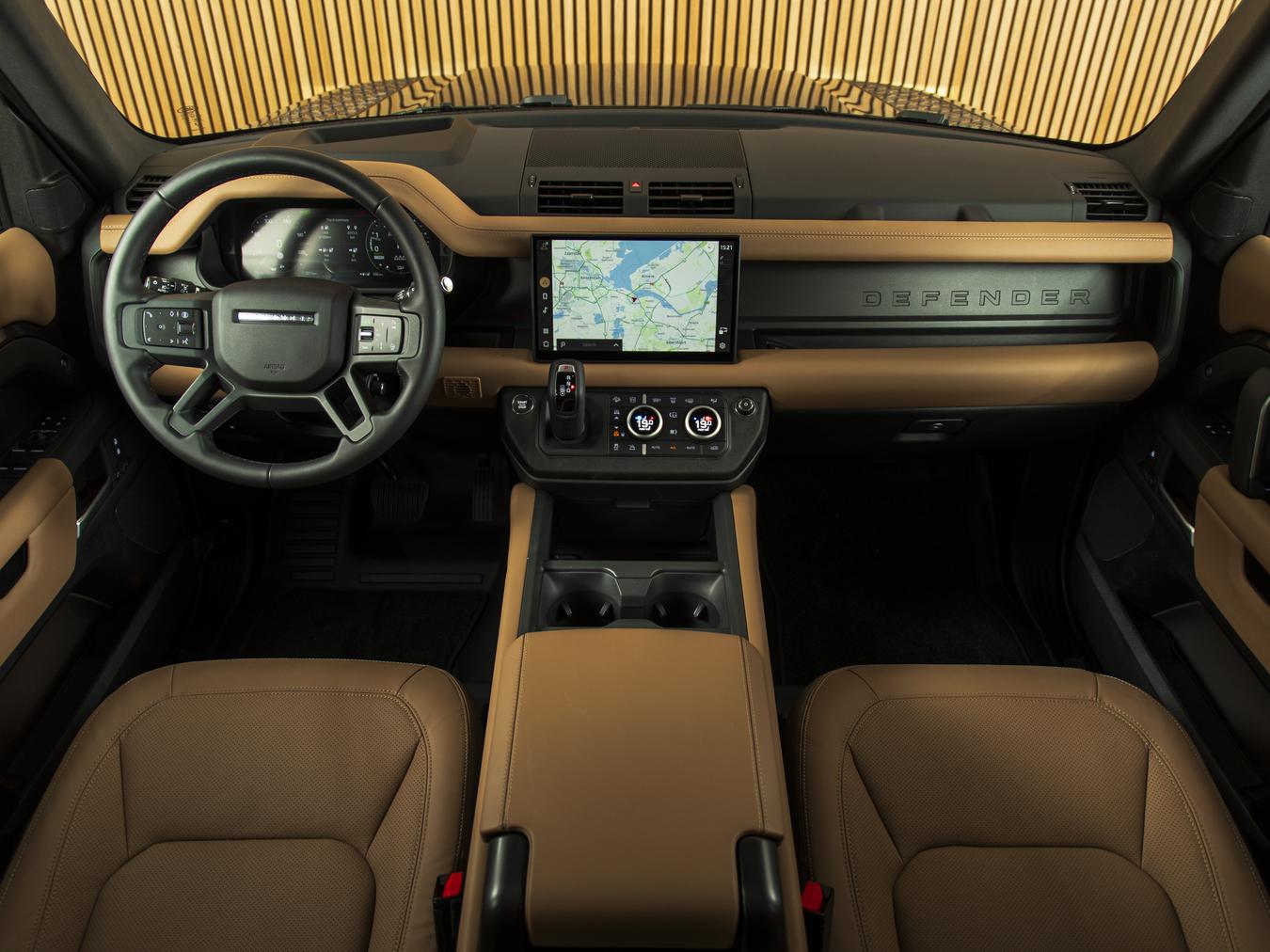Land Rover Defender 110 X-Dynamic HSE P300e