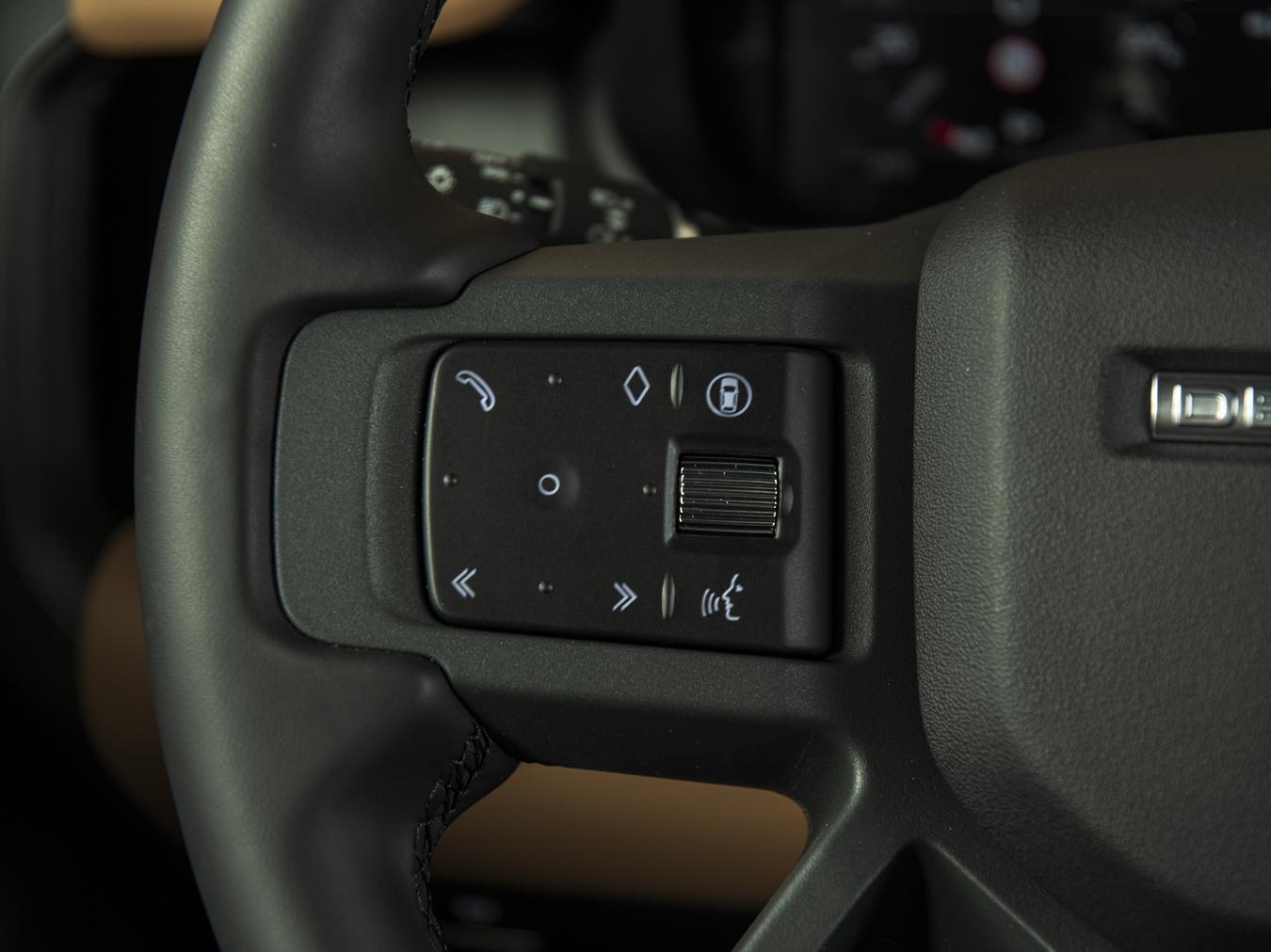 Land Rover Defender 110 X-Dynamic HSE P300e