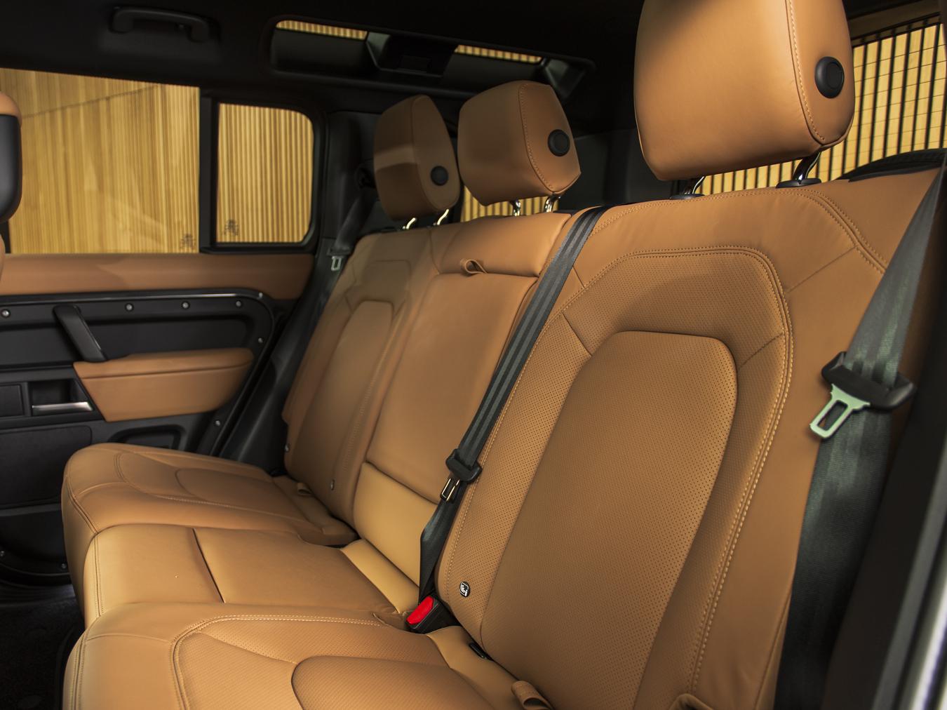 Land Rover Defender 110 X-Dynamic HSE P300e