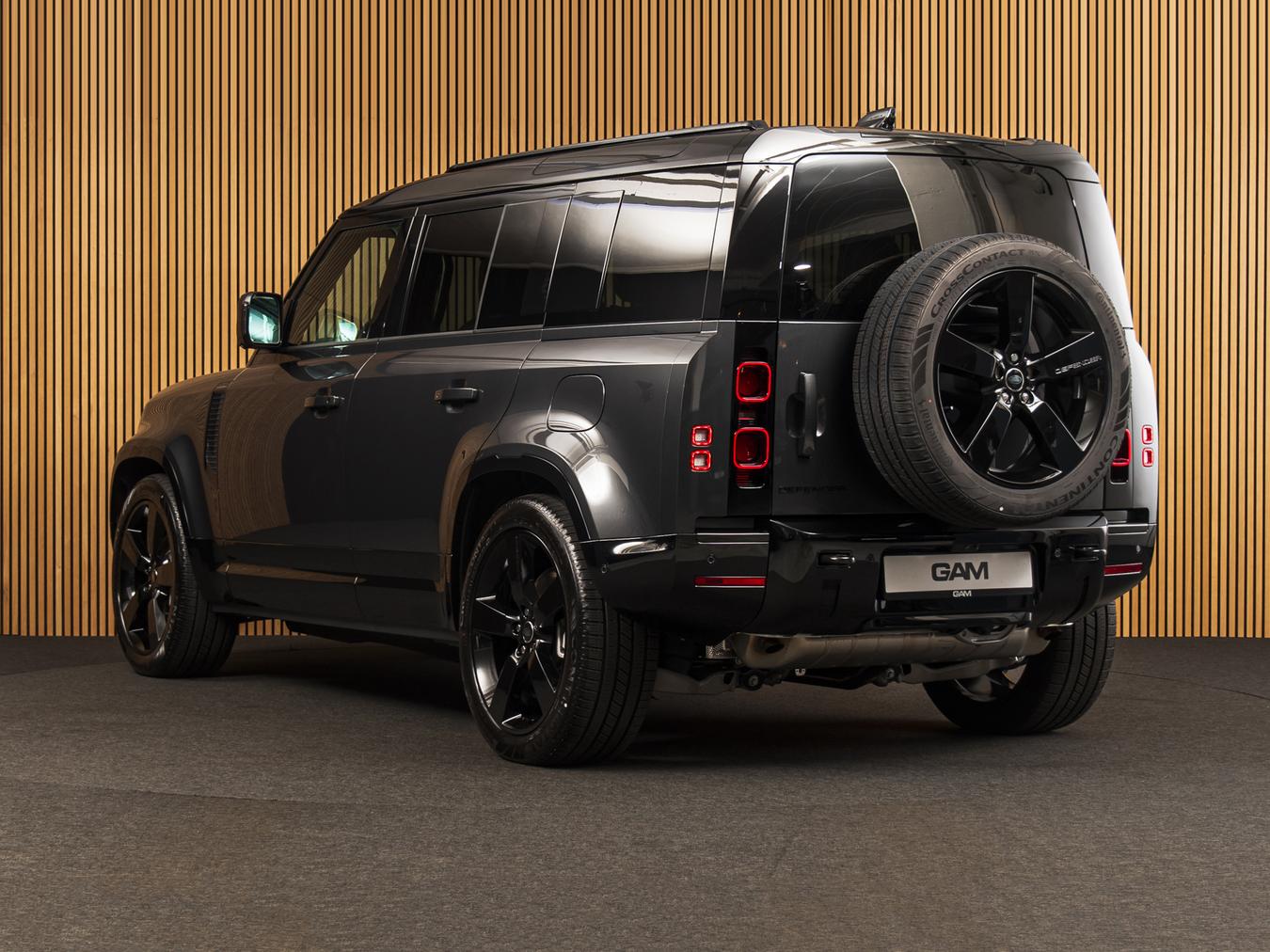 Land Rover Defender 110 X-Dynamic HSE P300e