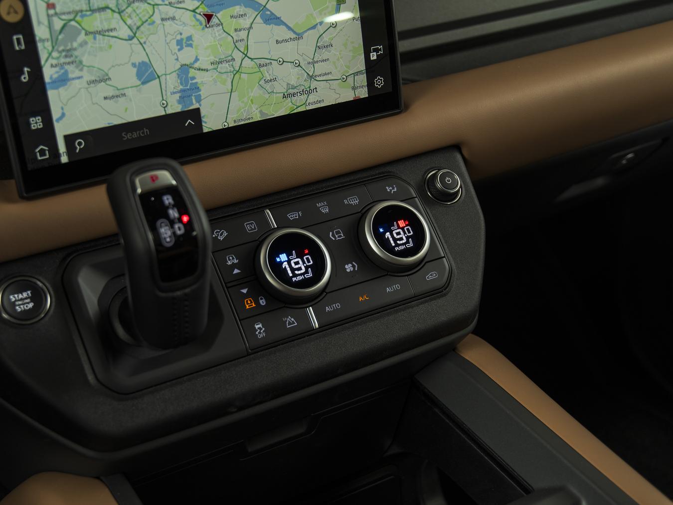 Land Rover Defender 110 X-Dynamic HSE P300e