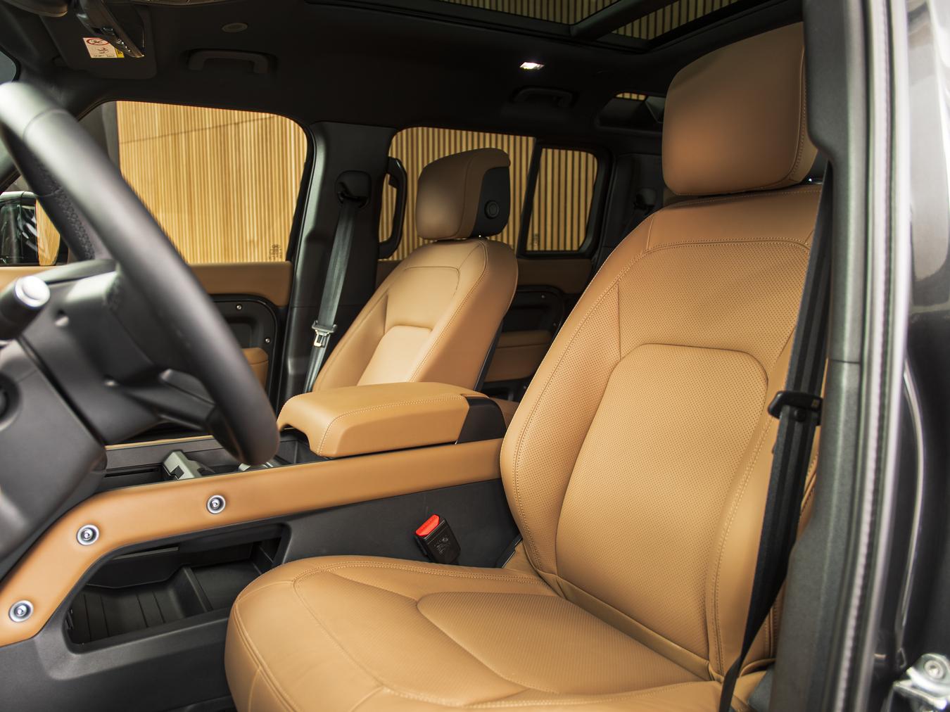Land Rover Defender 110 X-Dynamic HSE P300e