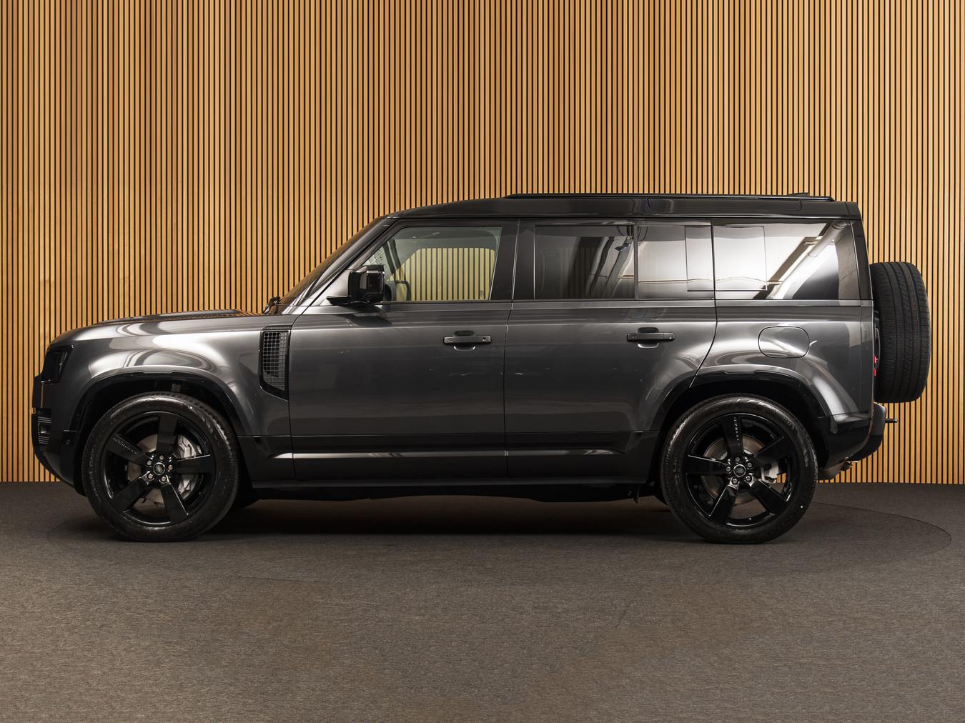 Land Rover Defender 110 X-Dynamic HSE P300e