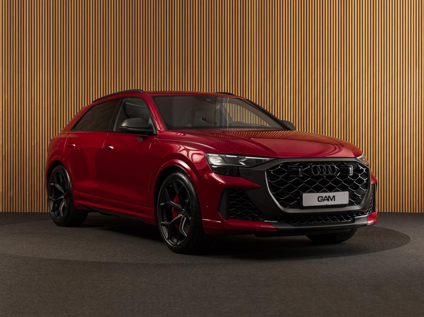 Audi RSQ8 Performance