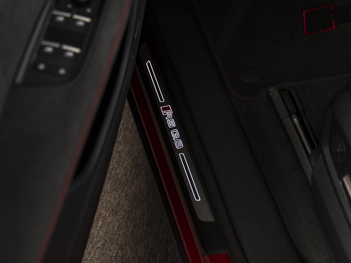 Audi RSQ8 Performance