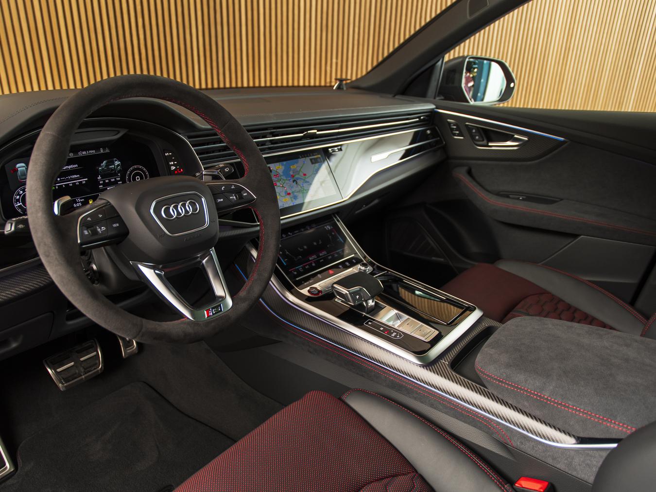 Audi RSQ8 Performance