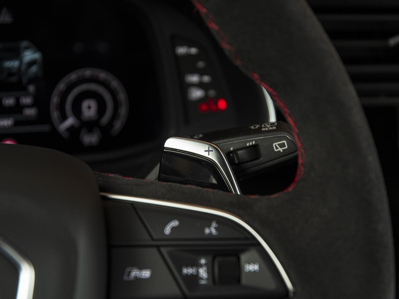 Audi RSQ8 Performance