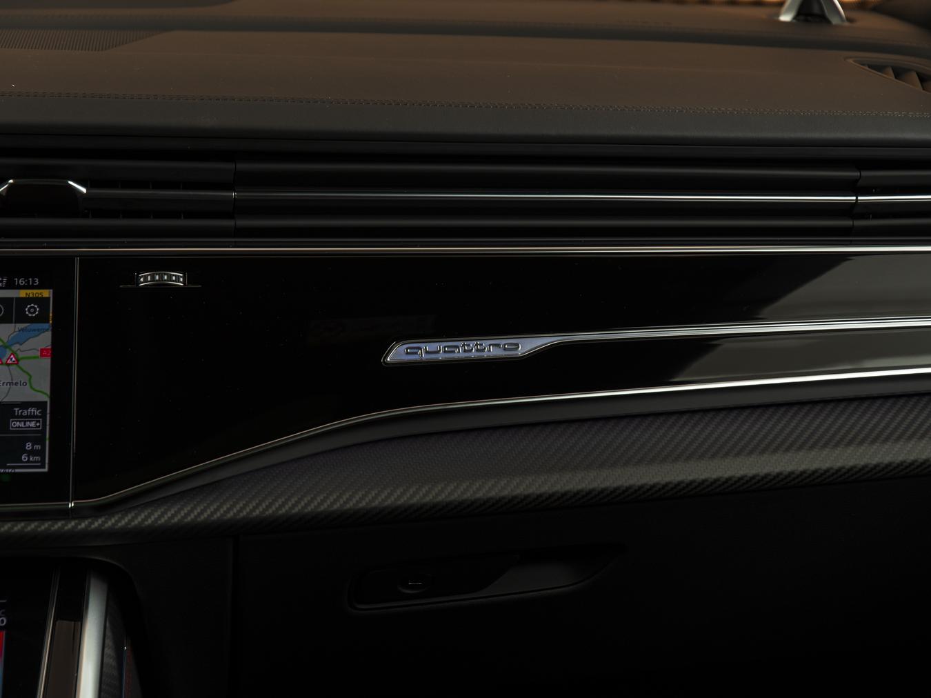 Audi RSQ8 Performance