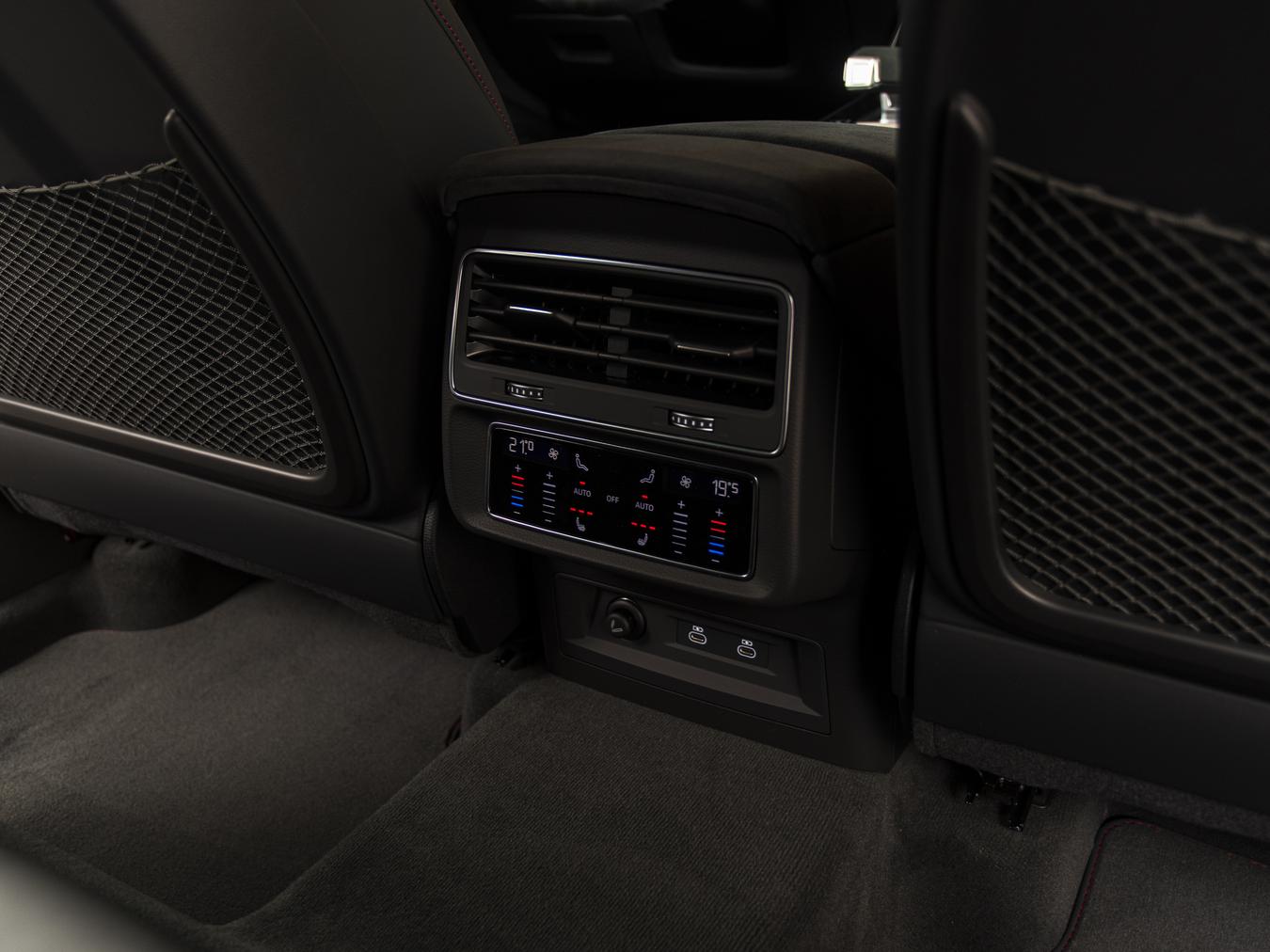 Audi RSQ8 Performance