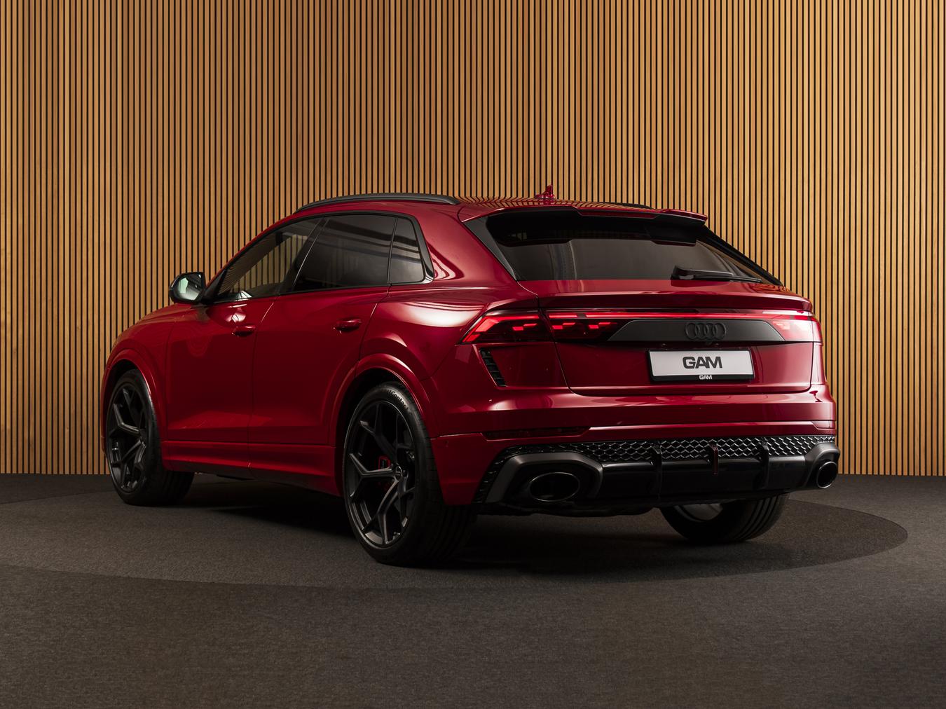 Audi RSQ8 Performance