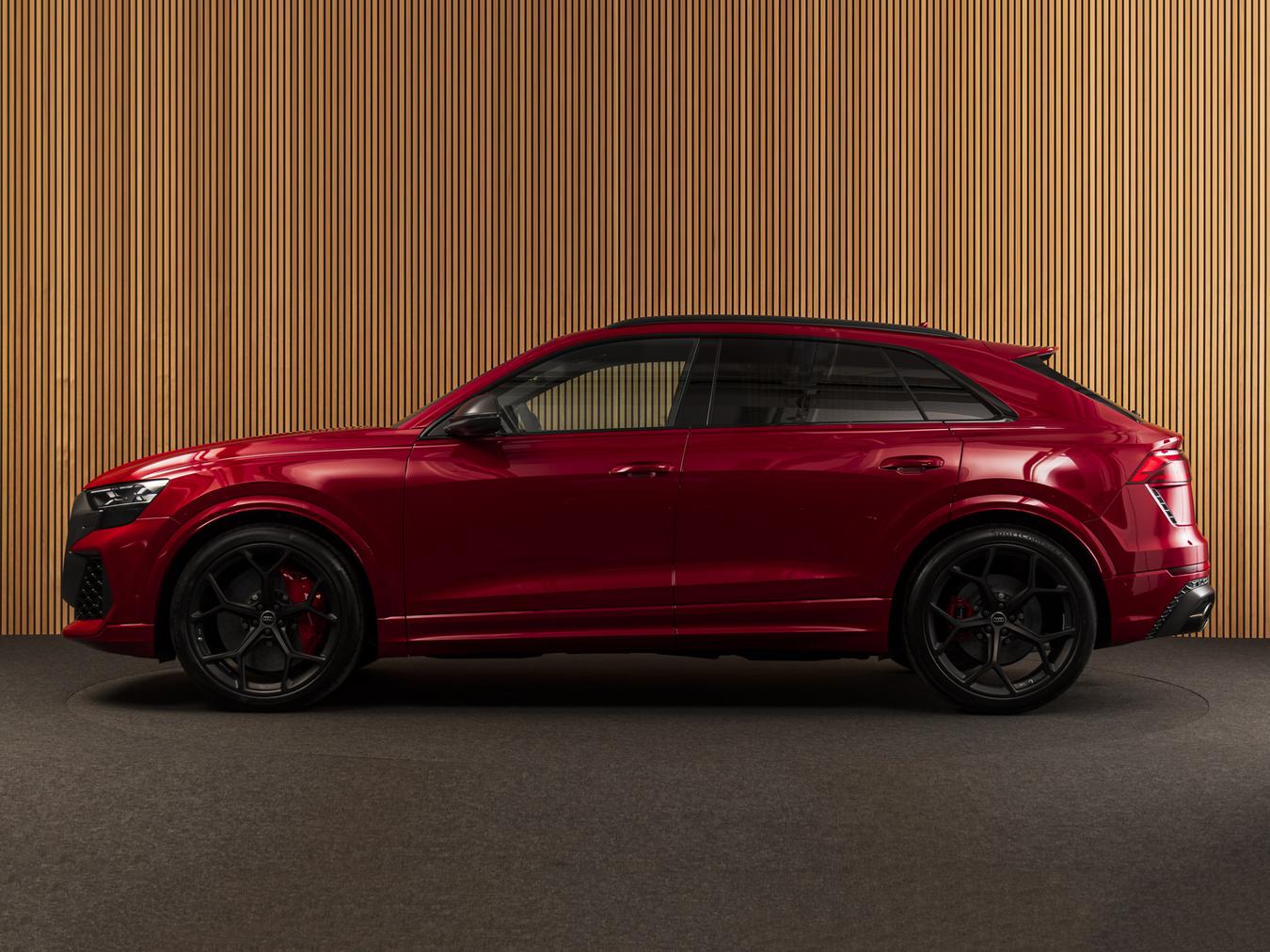Audi RSQ8 Performance