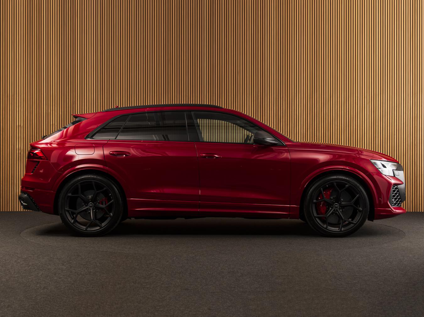 Audi RSQ8 Performance