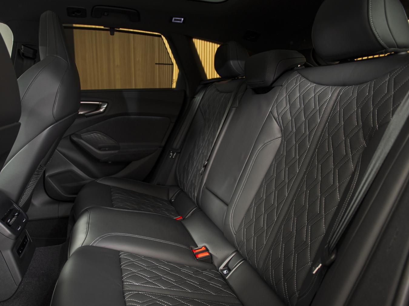 Audi A5 Avant E-Hybr Quattro S-Edition Competition