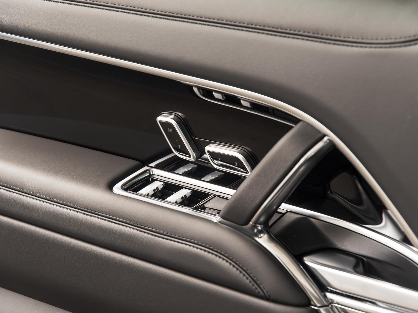 Land Rover Range Rover P460e HSE