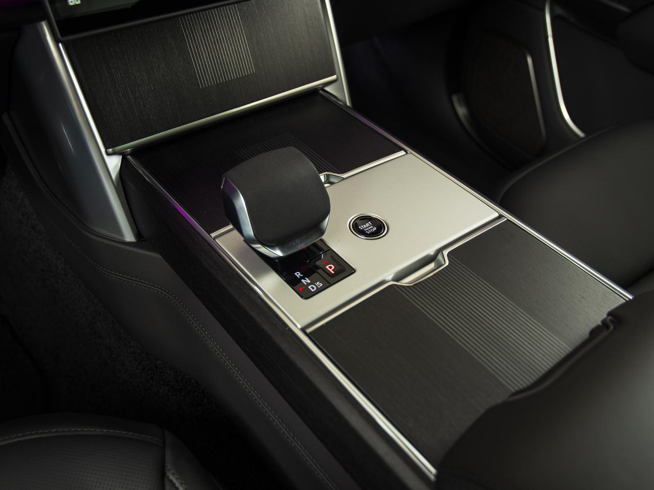 Land Rover Range Rover P550e Autobiography