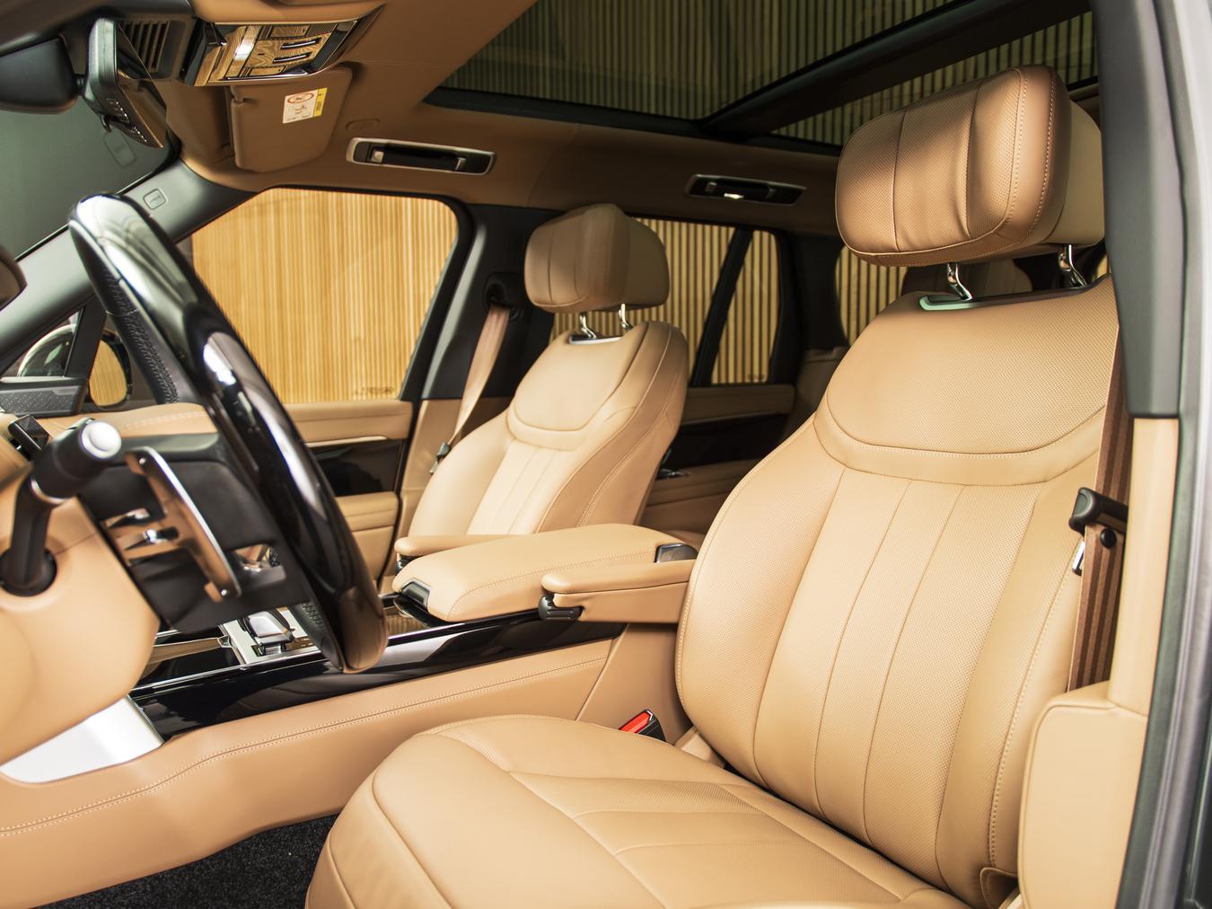 Land Rover Range Rover P550e Autobiography