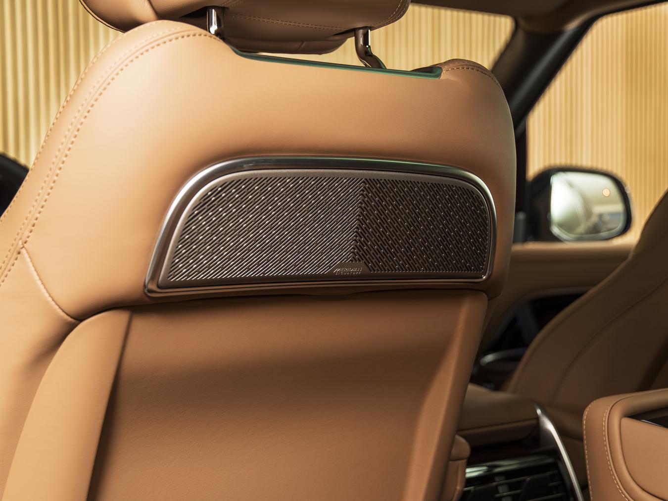 Land Rover Range Rover P550e Autobiography