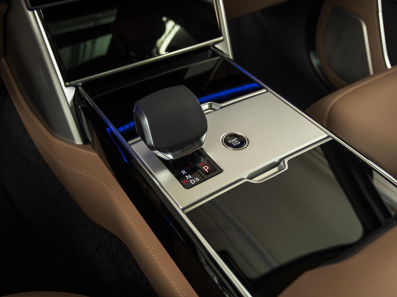 Land Rover Range Rover P550e Autobiography