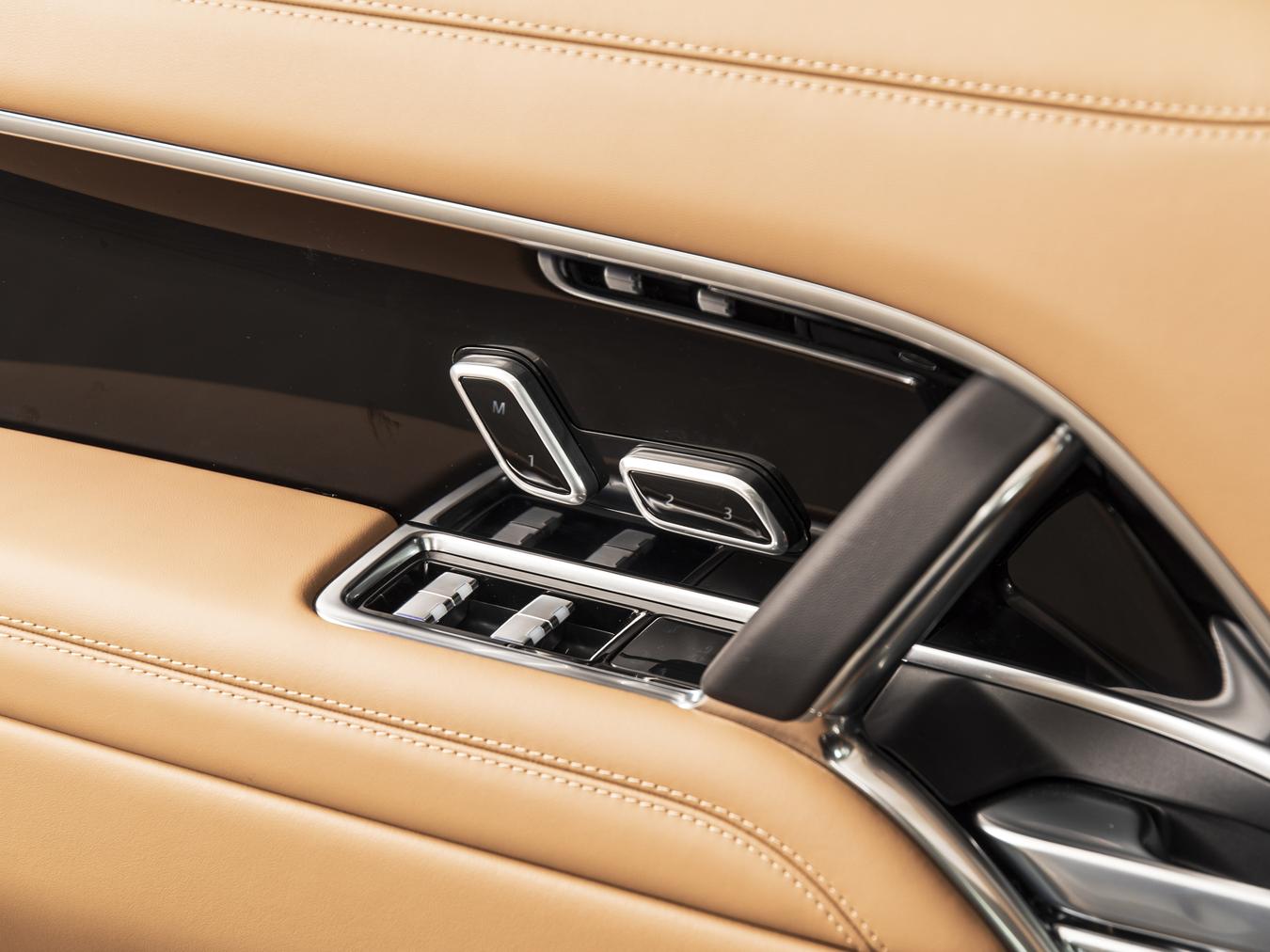 Land Rover Range Rover P550e Autobiography