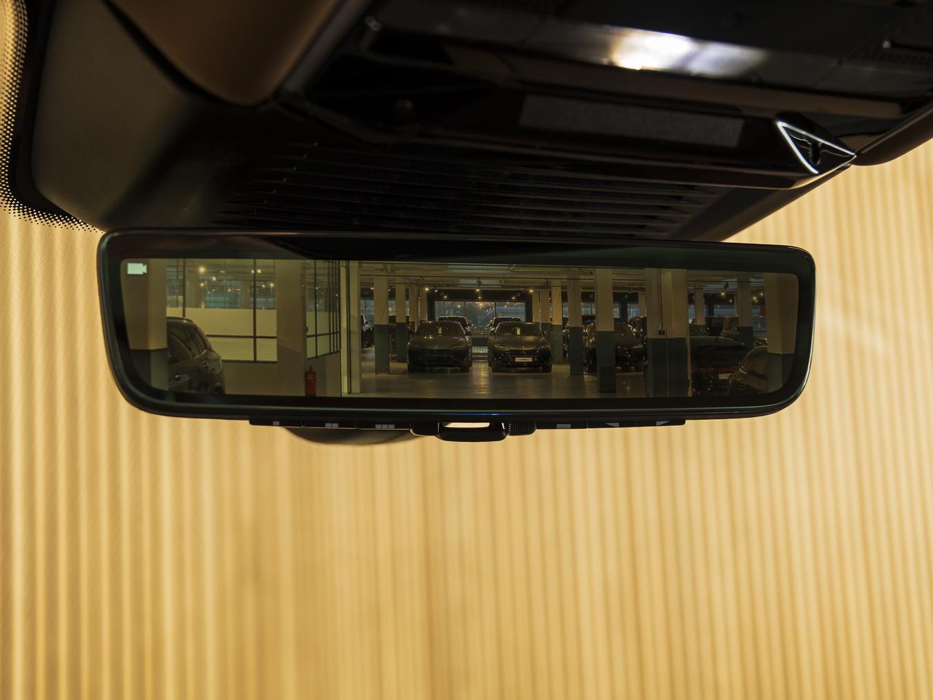 Land Rover Range Rover P550e Autobiography