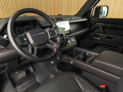 Land Rover Defender 110 X-Dynamic HSE P300e