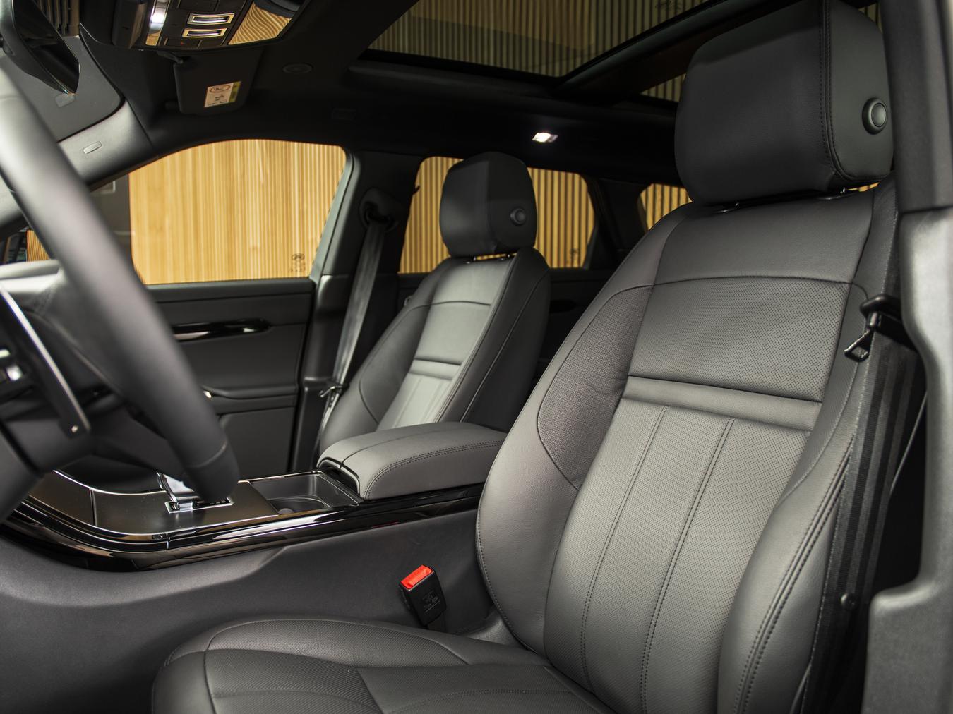 Land Rover Range Rover Evoque P270e Dynamic SE