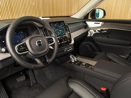 Volvo XC90 T8 AWD Ultra Dark