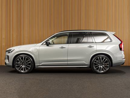 Volvo XC90 T8 AWD Ultra Dark