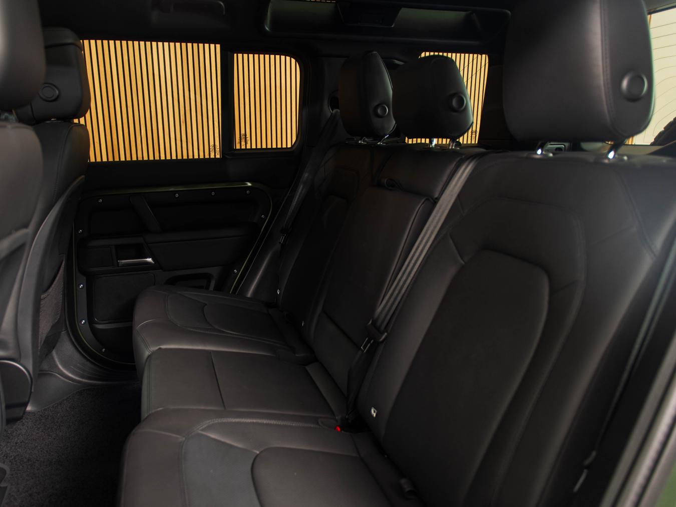 Land Rover Defender 110 D250 X-Dynamic HSE