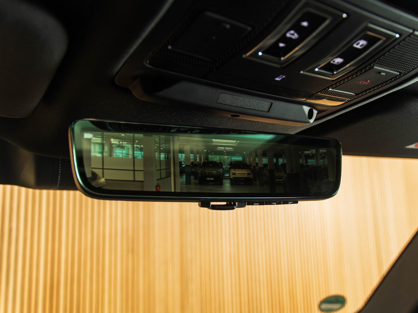 Land Rover Defender 110 D250 X-Dynamic HSE