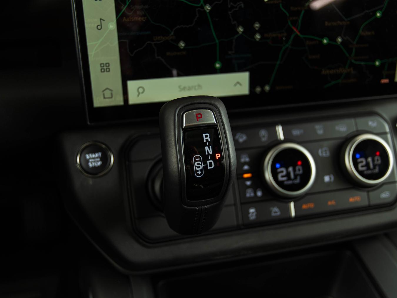 Land Rover Defender 110 D250 X-Dynamic HSE