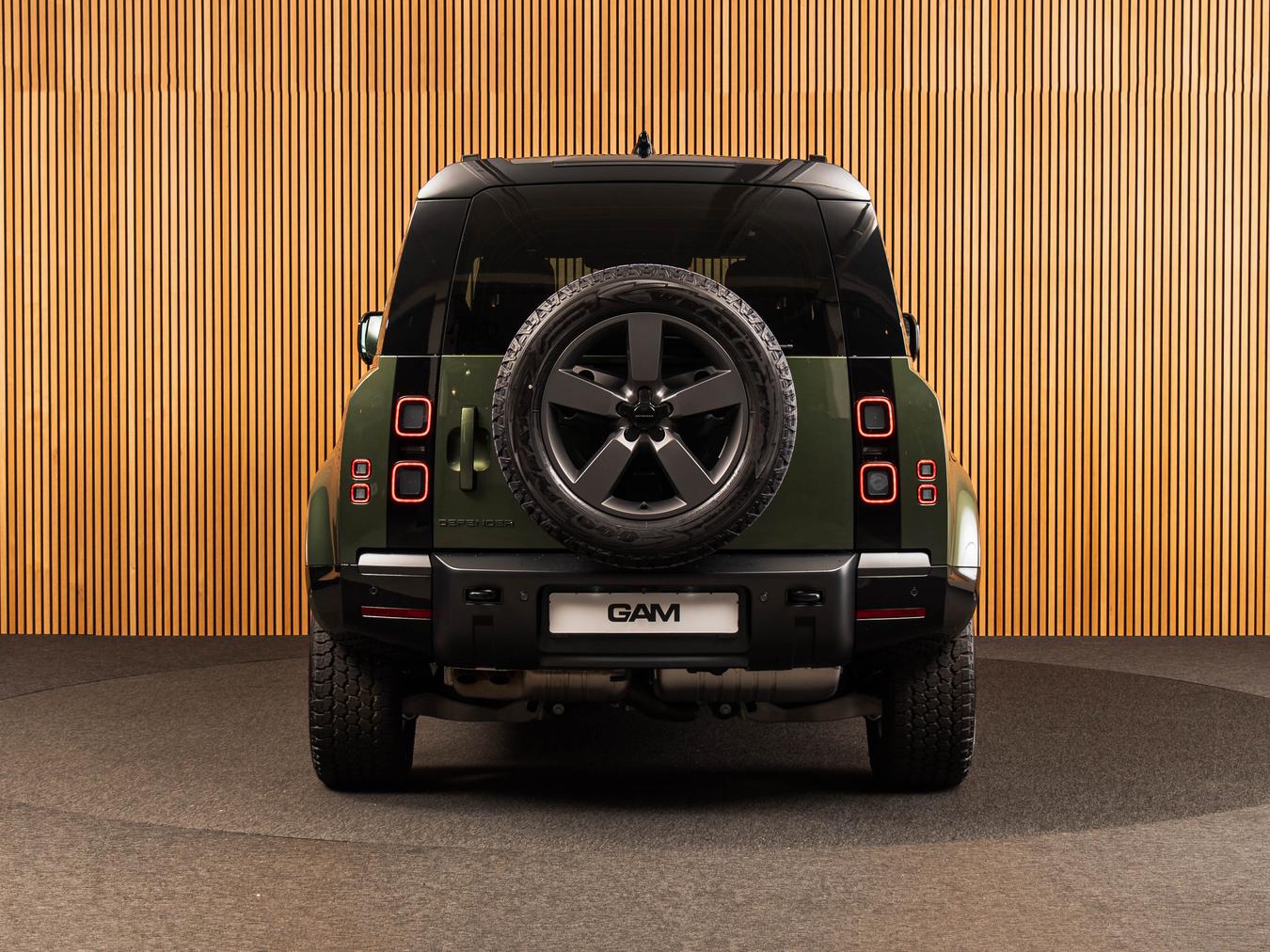 Land Rover Defender 110 D250 X-Dynamic HSE