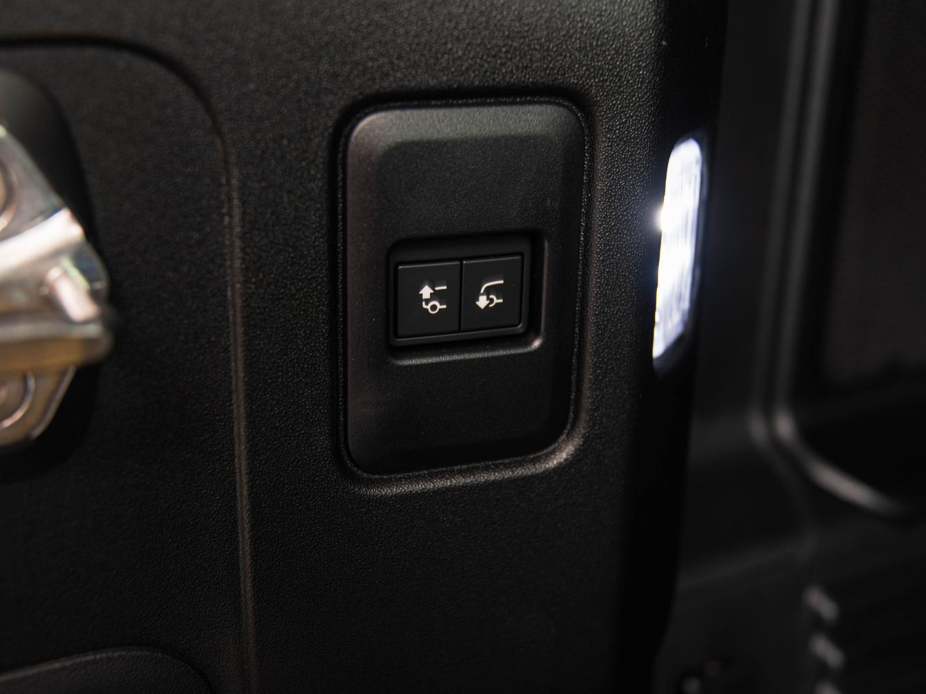 Land Rover Defender 110 D250 X-Dynamic HSE