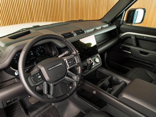 Land Rover Defender 110 X-Dynamic HSE P300e