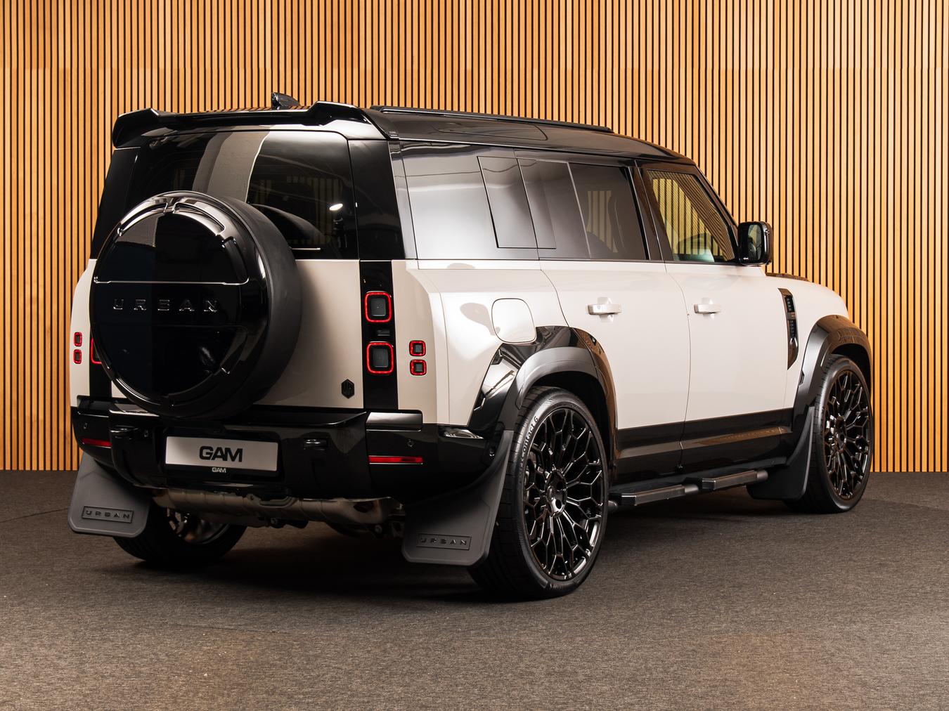 Land Rover Defender 110 X-Dynamic HSE P300e