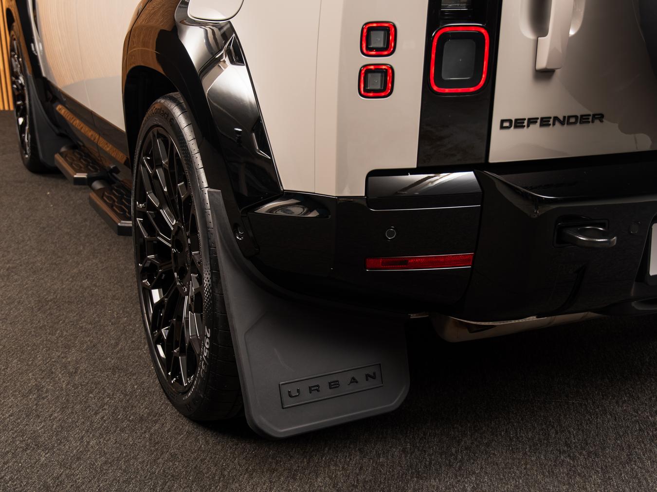 Land Rover Defender 110 X-Dynamic HSE P300e
