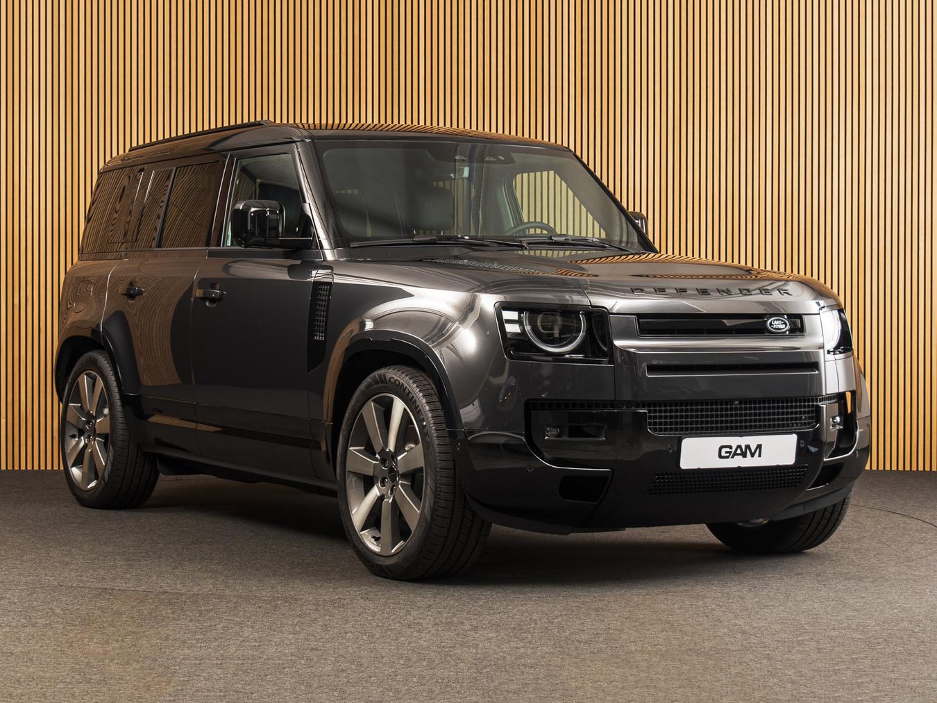 Land Rover Defender 110 X-Dynamic HSE P300e
