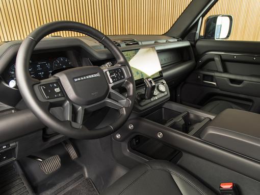 Land Rover Defender 110 X-Dynamic HSE P300e