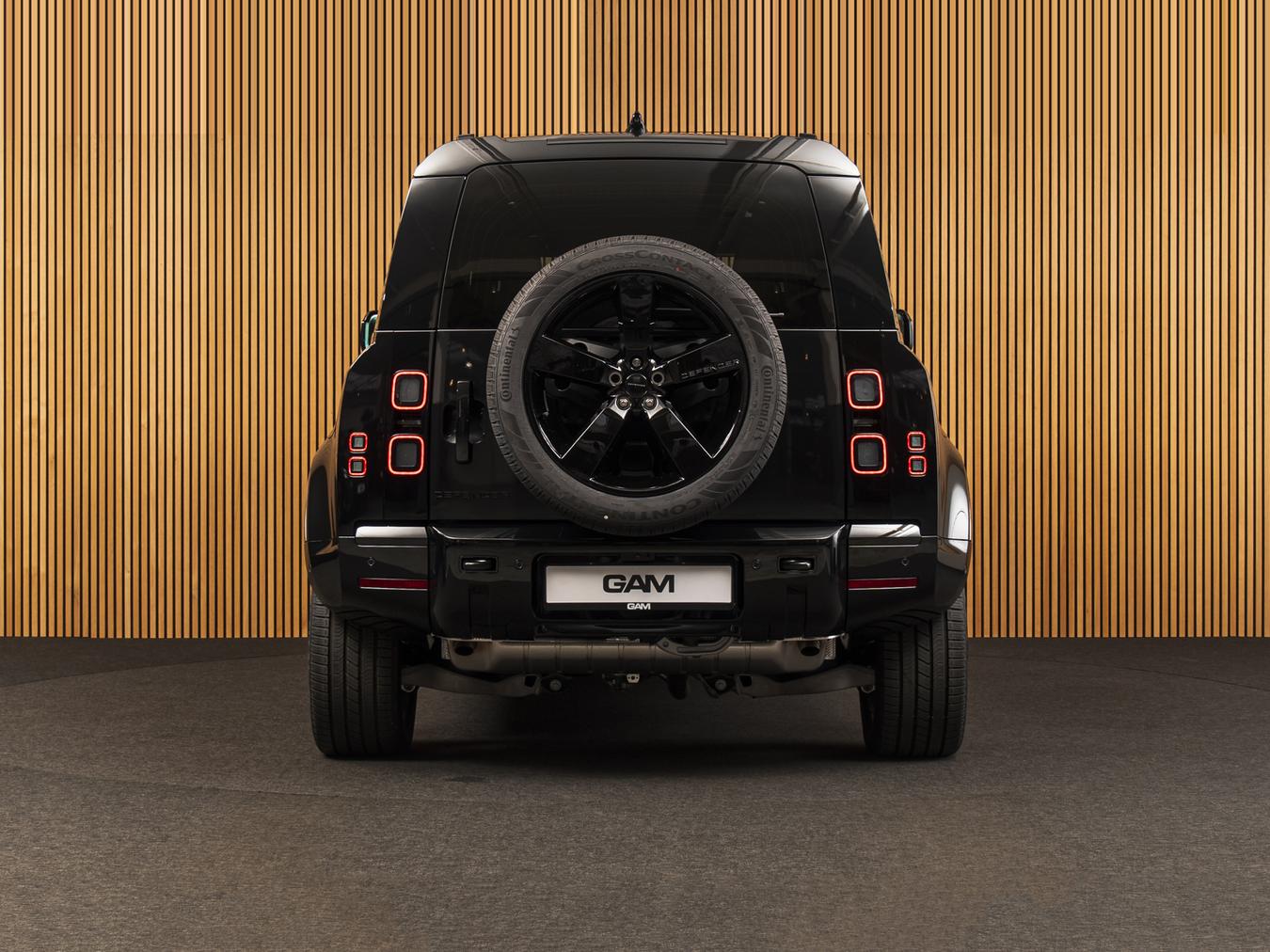 Land Rover Defender 110 X-Dynamic HSE P300e
