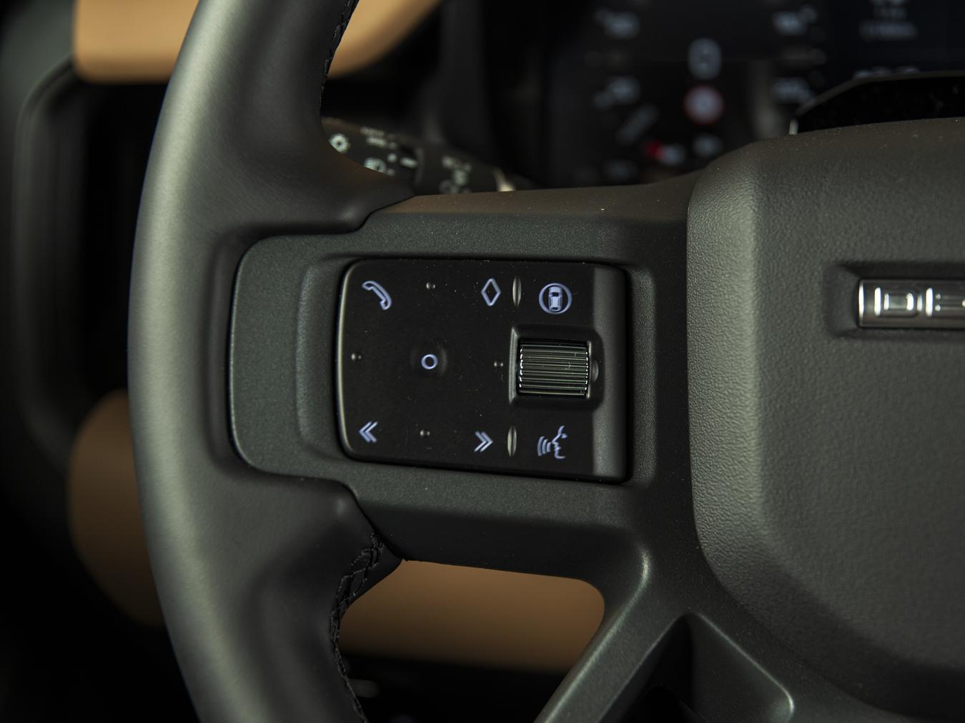 Land Rover Defender 110 X-Dynamic HSE P300e
