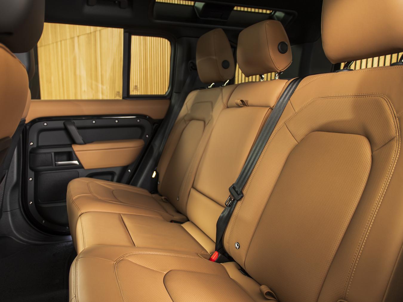 Land Rover Defender 110 X-Dynamic HSE P300e